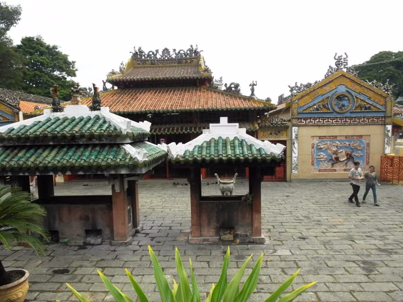 Điện thờ chính có kiến trúc độc đáo.