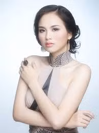 Trước khi Cục NTBD ra văn bản thu hồi lệnh cấm diễn, Hoa hậu Diễm Hương đã phải hủy nhiều hợp đồng, đặc biệt là vai diễn trong bộ phim Mỹ nhân Sài thành của cô đã phải giao cho diễn viên Ngân Khánh khi đã hoàn thành được 20 tập. Trước khi Cục NTBD ra văn bản thu hồi lệnh cấm diễn, Hoa hậu Diễm Hương đã phải hủy nhiều hợp đồng, đặc biệt là vai diễn trong bộ phim Mỹ nhân Sài thành của cô đã phải giao cho diễn viên Ngân Khánh khi đã hoàn thành được 20 tập.