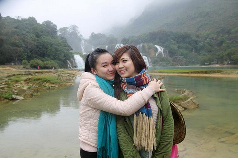 Sau chuyến đi Nhật Linh (trái) kể về chuyến đi và vận động bạn bè mình tham gia những chuyến đi từ thiện lần sau. Vì qua chuyến đi, Linh thấy quý trọng cuộc sống mình đang có hơn.