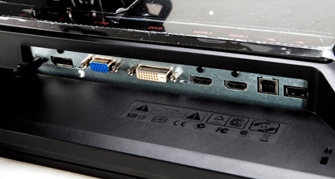 Phía sau có 2 cổng HDMI, 2 cổng USB, cổng DVI, công D-Sub. Sản phẩm được nhận nhiều danh hiệu như Reddot Design Award 2011, G-Mark Good Design Award 2011. BenQ đã kết hợp đội Counter Strike "huyền thoại" SK- gaming là SpawN, HeatoN, Potti, Ahl, Fisker để tạo nên chiếc màn hình này. Đây là chiếc màn hình chơi game rất tuyệt. Nhưng giá của sản phẩm hơi cao, khoảng 500 USD. gamethu