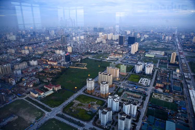Toàn cảnh phía Đông của thành phố. Toàn cảnh phía Đông của thành phố.