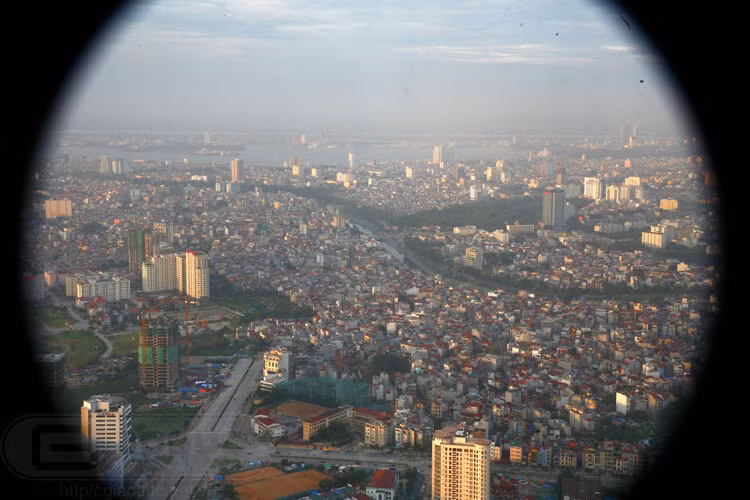 Phía xa là một phần của Hồ Tây - lá phổi điều hòa của Hà Nội. Phía xa là một phần của Hồ Tây - lá phổi điều hòa của Hà Nội.