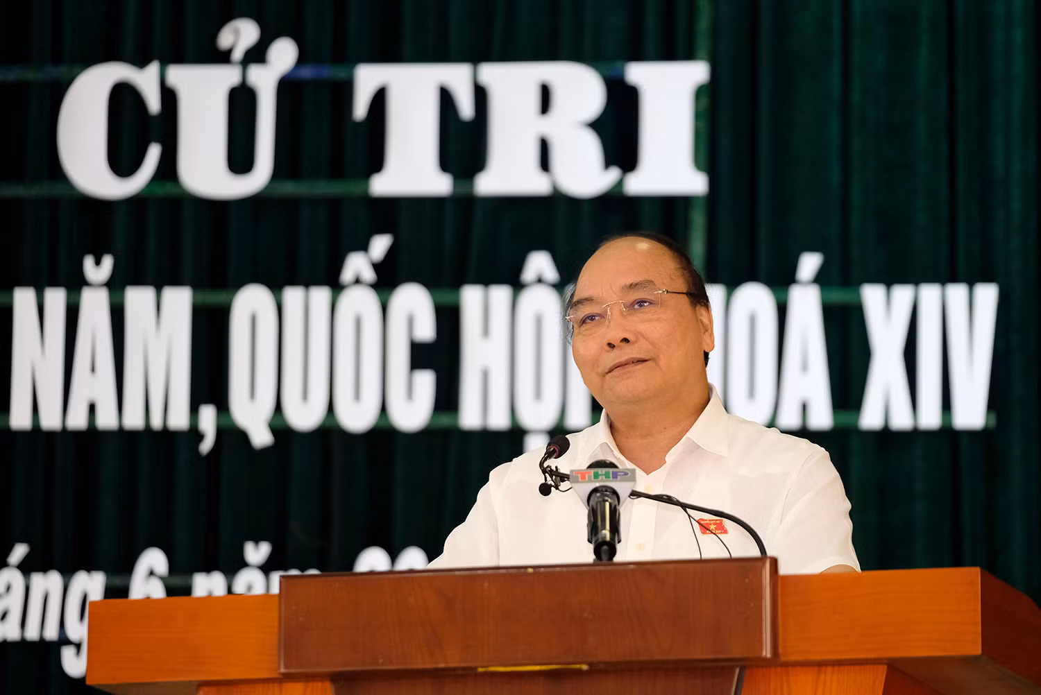Thủ tướng phát biểu tại buổi tiếp xúc cử tri. (Ảnh: VGP)