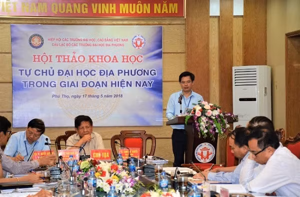 Tiến sĩ Trịnh Thế Truyền – Hiệu trưởng Trường đại học Hùng Vương phát biểu chào mừng Hội thảo.