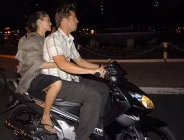 Được biết đây cũng là chiếc xe Brad Pitt đi thuê, không phải sắm mới.