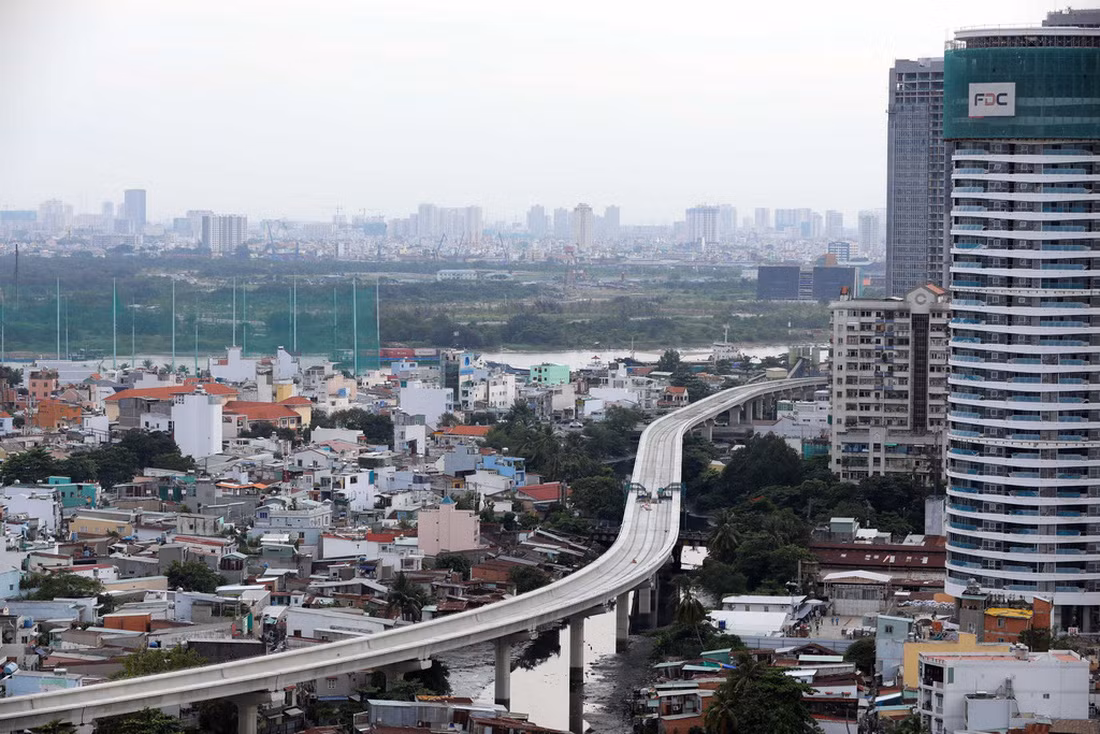 Dự án metro Bến Thành - Suối Tiên đang trong tình trạng nhà thầu ngừng thi dọa ngừng thi công và kiện ra tòa. Ảnh: Hữu Khoa/tuổi trẻ.