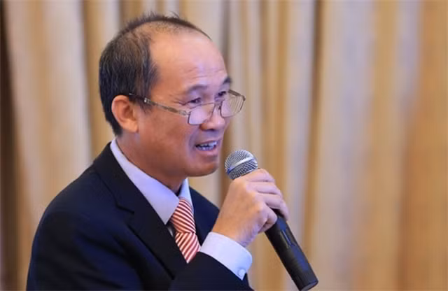 Chủ tịch Hội đồng Quản trị Sacombank - ông Dương Công Minh cho rằng, mã chứng khoán STB bị người ta nói có nghĩa là "Sao Thái Bạch". Ảnh trên Báo Lao động. Chủ tịch Hội đồng Quản trị Sacombank - ông Dương Công Minh cho rằng, mã chứng khoán STB bị người ta nói có nghĩa là "Sao Thái Bạch". Ảnh trên Báo Lao động.