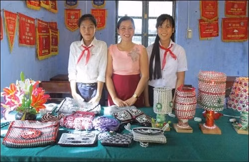 Học sinh lớp 11 sáng chế ra lò ấp trứng sử dụng năng lượng mặt trời ảnh 2 Học sinh lớp 11 sáng chế ra lò ấp trứng sử dụng năng lượng mặt trời ảnh 2