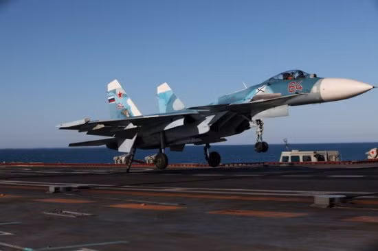 Máy bay chiến đấu hải quân Su-33 Nga