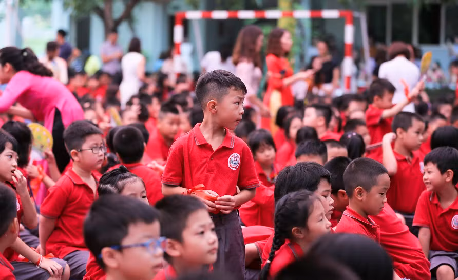 Hình ảnh đáng yêu của cô cậu học trò trong ngày khai giảng