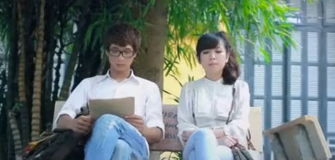 Sở hữu gương mặt đáng yêu cùng nụ cười tỏa sáng, cô gái đến từ Quảng Trị Kim Oanh đều mang đến cảm giác thân thiện, dễ mến với người đối diện. Sở hữu gương mặt đáng yêu cùng nụ cười tỏa sáng, cô gái đến từ Quảng Trị Kim Oanh đều mang đến cảm giác thân thiện, dễ mến với người đối diện.