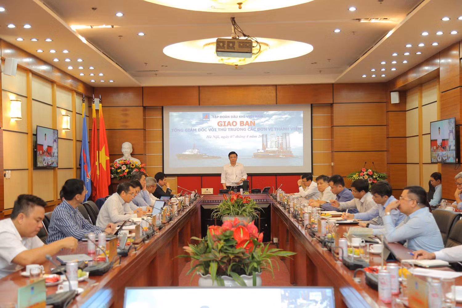 Toàn cảnh buổi họp Toàn cảnh buổi họp