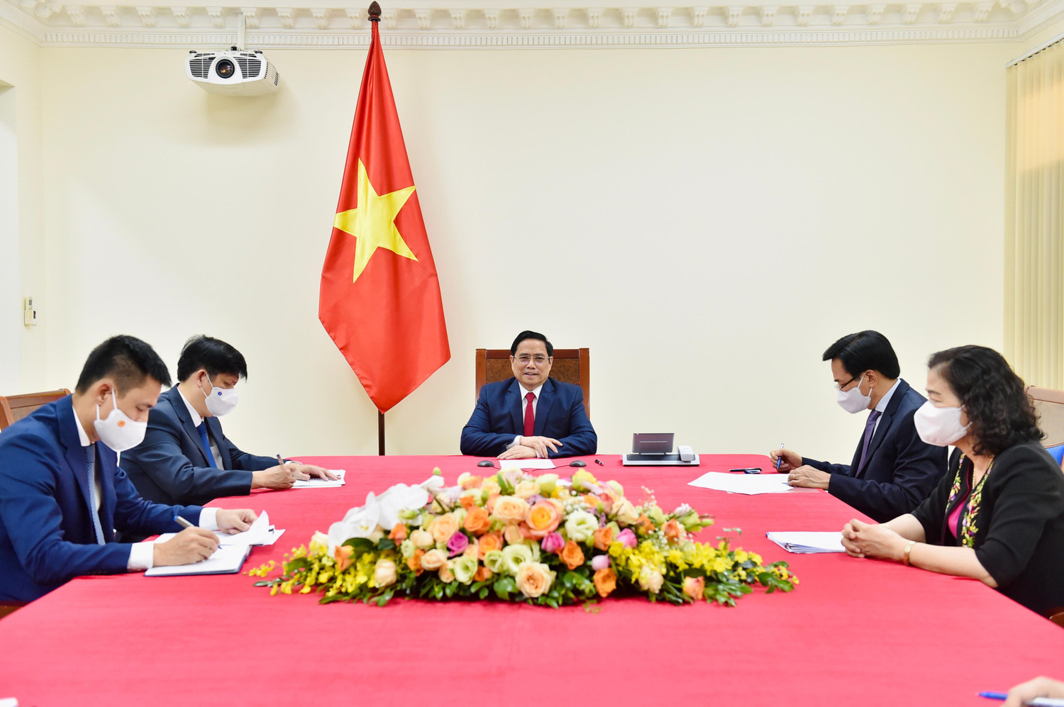 Thủ tướng Phạm Minh Chính điện đàm với Tổng Giám đốc WHO. Ảnh: VGP/Nhật Bắc Thủ tướng Phạm Minh Chính điện đàm với Tổng Giám đốc WHO. Ảnh: VGP/Nhật Bắc