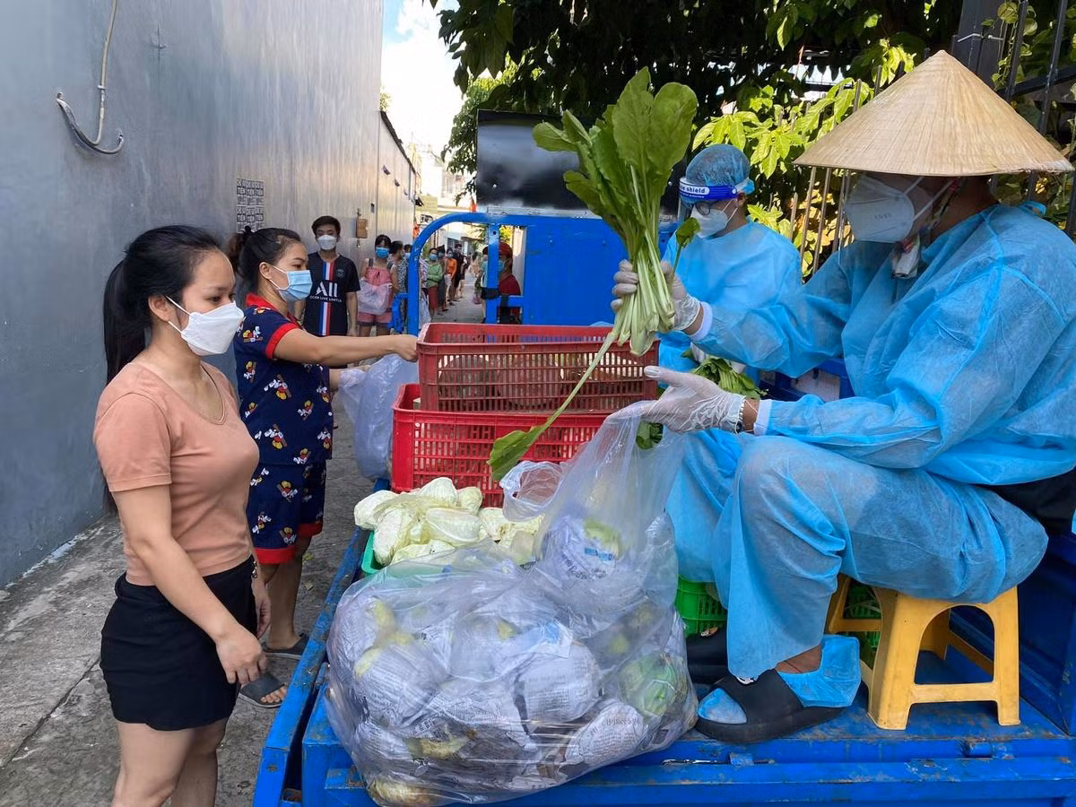 Chợ di động 0 đồng san sẻ khó khăn mùa dịch. (Ảnh: Nhân vật cung cấp)