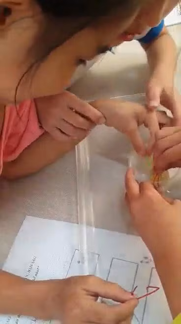 1 tiết trại nghiệm STEM của học sinh Trường Tiểu học Quỳnh Ngọc - Quỳnh Lưu - Nghệ An. (Ảnh do tác giả cung cấp)