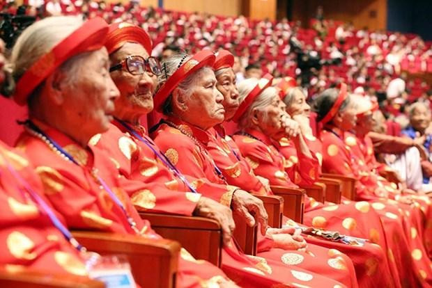 Theo quy định mới, Bà mẹ Việt Nam Anh hùng sẽ được hưởng trợ cấp ưu đãi hằng tháng là 4,872 triệu đồng. (Ảnh: TTXVN)