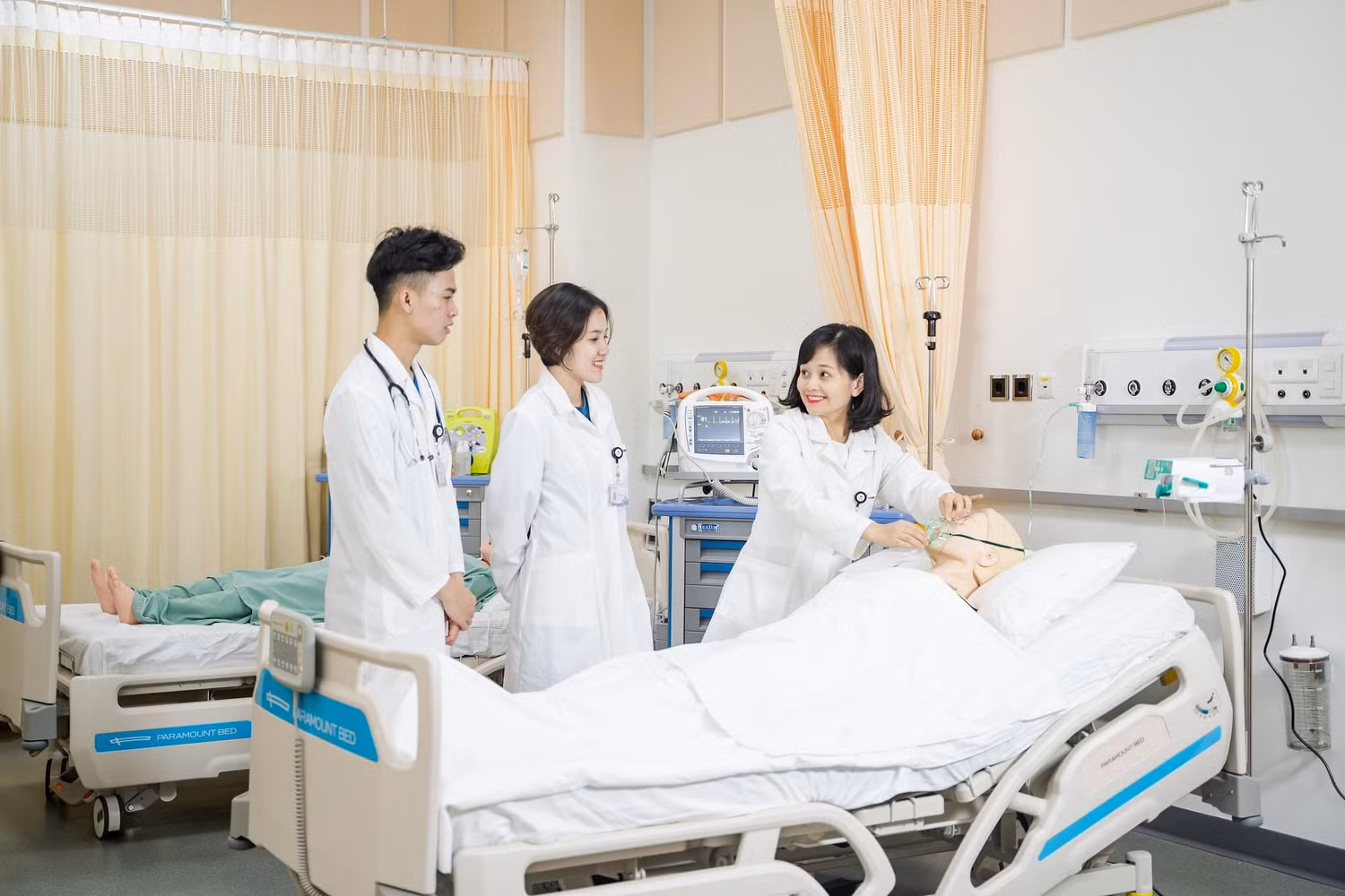 Toàn bộ sinh viên điều dưỡng đủ điều kiện sẽ được Vinmec tiếp nhận ngay vào làm việc với nhiều đãi ngộ hấp dẫn và môi trường bệnh viện quốc tế