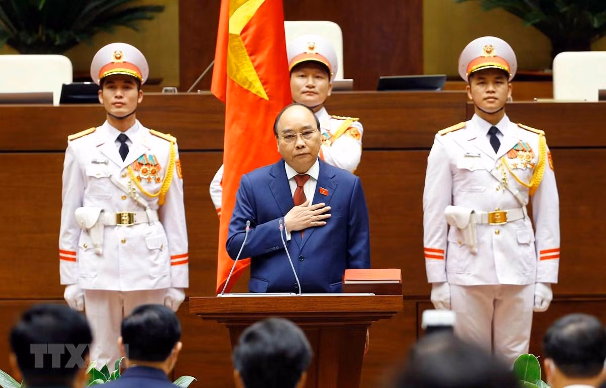 Chủ tịch nước Nguyễn Xuân Phúc tuyên thệ nhậm chức trước Quốc hội, đồng bào và cử tri cả nước. (Ảnh: Doãn Tấn/TTXVN)