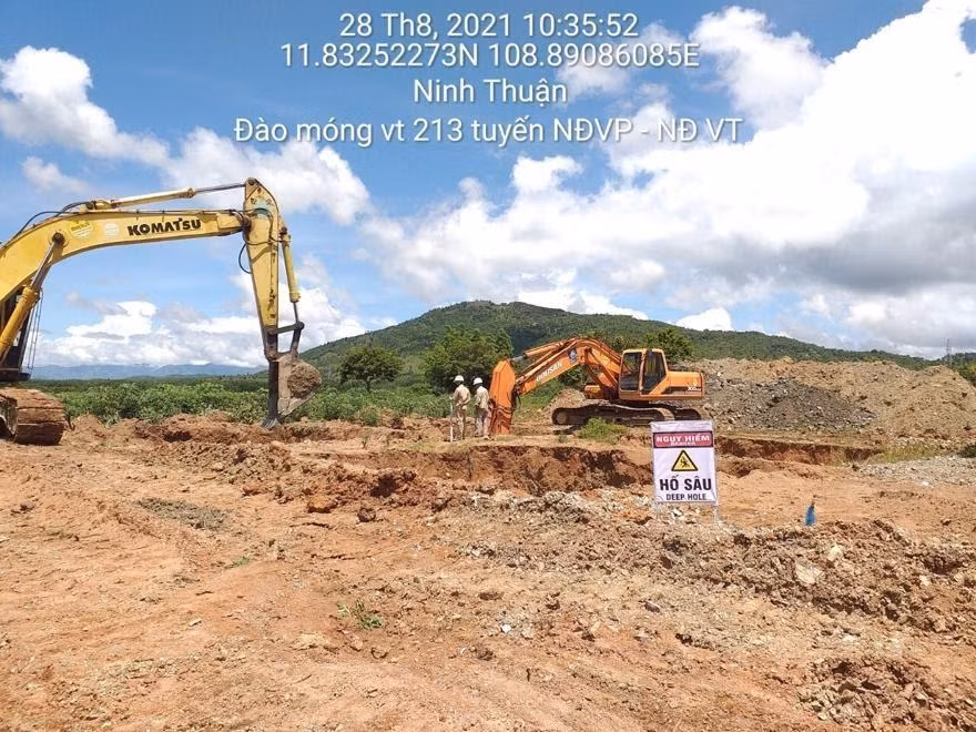 EVNNPT triển khai thi công đào móng vị trí 213 đường dân 500kV Vân Phong – Vĩnh Tân EVNNPT triển khai thi công đào móng vị trí 213 đường dân 500kV Vân Phong – Vĩnh Tân
