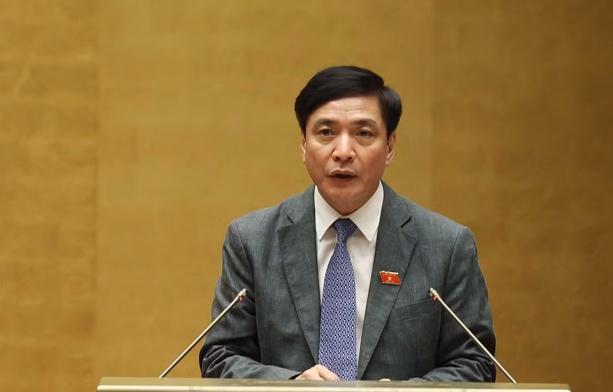 Tổng Thư ký Quốc hội Bùi Văn Cường trình bày Tờ trình về dự kiến Chương trình giám sát của Quốc hội năm 2022. (Ảnh: Dương Giang/TTXVN) Tổng Thư ký Quốc hội Bùi Văn Cường trình bày Tờ trình về dự kiến Chương trình giám sát của Quốc hội năm 2022. (Ảnh: Dương Giang/TTXVN)