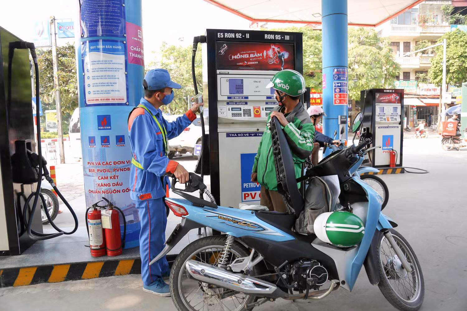 Các cây xăng của PVOil thực hiện nghiêm các quy định phòng chống dịch Các cây xăng của PVOil thực hiện nghiêm các quy định phòng chống dịch