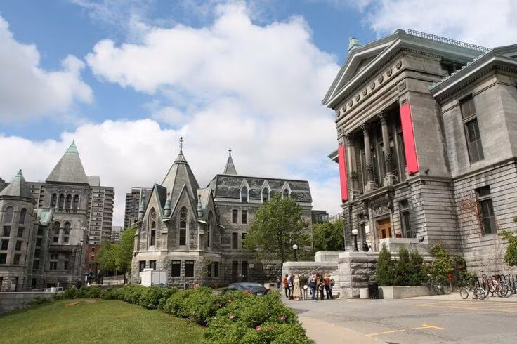 Khoa Điều dưỡng của Đại học McGill cung cấp các chương trình đại học, sau đại học và tiến sĩ.