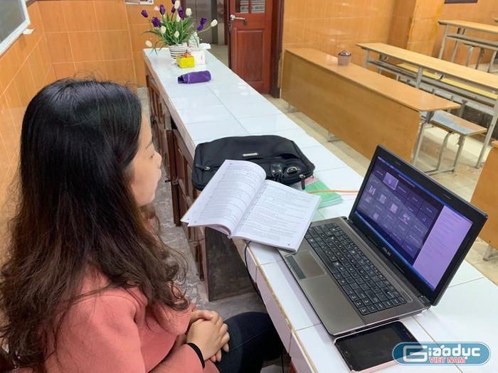 Theo Hiệp hội Các trường đại học, cao đẳng Việt Nam, dạy học trực tuyến chỉ mang lại thuận lợi cho một bộ phận nhỏ học sinh (ảnh minh họa: Thùy Linh) Theo Hiệp hội Các trường đại học, cao đẳng Việt Nam, dạy học trực tuyến chỉ mang lại thuận lợi cho một bộ phận nhỏ học sinh (ảnh minh họa: Thùy Linh)