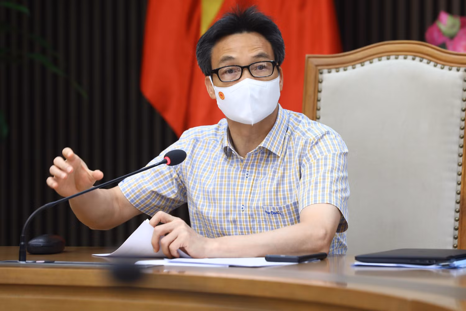 Phó Thủ tướng Vũ Đức Đam yêu cầu Bộ Giáo dục và Đào tạo làm việc trực tiếp với các đài truyền hình, kênh truyền hình của Trung ương để rà soát lại độ bao phủ, khả năng dành thời lượng phát sóng các bài giảng truyền hình. Ảnh: VGP/Đình Nam
