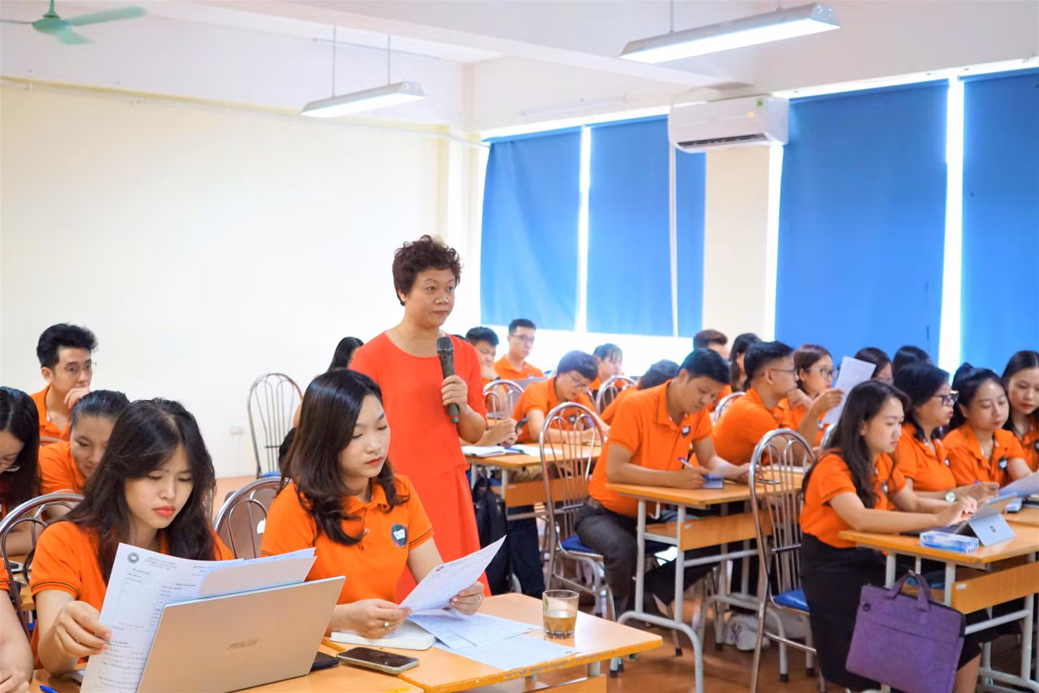 Đội ngũ chuyên môn Victoria Thăng Long phát triển năng lực nghề qua tập huấn đào tạo cùng PGS. TS Chu Cẩm Thơ. Đội ngũ chuyên môn Victoria Thăng Long phát triển năng lực nghề qua tập huấn đào tạo cùng PGS. TS Chu Cẩm Thơ.