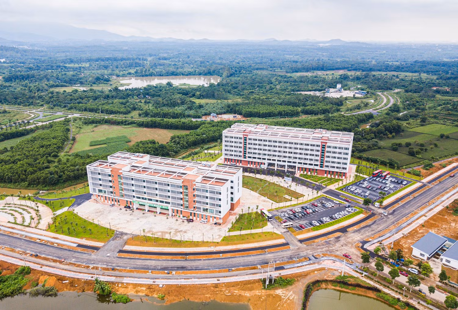 Khuôn viên Đại học Quốc gia Hà Nội tại Hòa Lạc