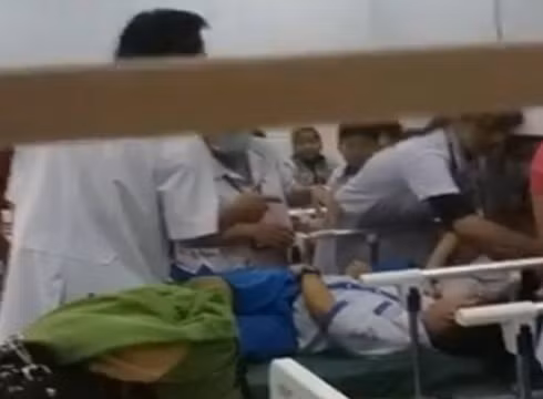 73 học sinh ở huyện Tân Phú phải nhập viện cấp cứu sau bữa ăn sáng ở trường (ảnh: FB Người ĐN) 73 học sinh ở huyện Tân Phú phải nhập viện cấp cứu sau bữa ăn sáng ở trường (ảnh: FB Người ĐN)