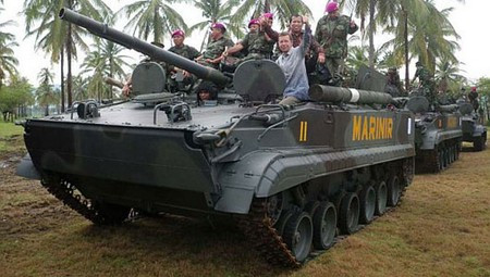 Xe chiến đấu bộ binh BMP-3F của Hải quân đánh bộ Indonesia.