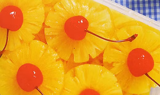 Vitamin C có trong dứa luôn được coi là một loại thuốc tự nhiên cung cấp cho bạn một sức đề kháng tốt cho sức khỏe. Ăn dứa hằng ngày còn giúp cơ thể tăng cường quá trình hấp thụ chất sắt từ các loại rau quả và đẩy nhanh quá trình lành sẹo.(Ảnh: IN) Xem thêm: Cảnh báo chị,em nội trợ: độc tố nguy hiểm "ẩn mình" trong thực phẩm / Hoa Ngọc Lan - "Thầy thuốc" chữa bệnh hiệu quả, bạn đã biết?