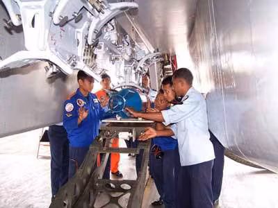 Với công nghệ Bulgaria chuyển giao, Indonesia tự sản xuất bom cho Su-27/30 và sau là cả những chiếc F-5/F-16.