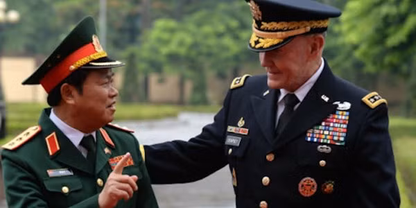 Thượng tướng Đỗ Bá Tỵ - Thứ trưởng Bộ Quốc phòng nhận định: công tác đối ngoại rất quan trọng, nhiều khi chiến tranh hay hòa bình xuất phát từ công tác đối ngoại. (ảnh minh họa, nguồn: internet)