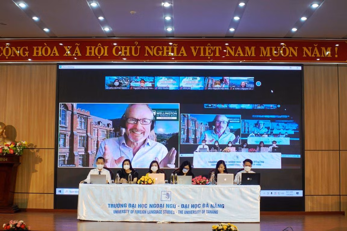 Mặc dù bị ảnh hưởng bởi dịch bệnh Covid-19 nhưng các trường thành viên Đại học Đà Nẵng vẫn tổ chức các hoạt động dạy học, hội thảo trực tuyến. Ảnh: AN