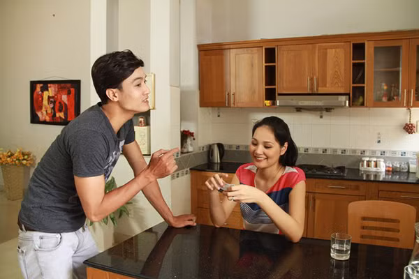 Hương Giang chia sẻ, qua những tình huống về tình yêu và cuộc sống hôn nhân mà cô được trải nghiệm trong chương trình, cô đã học hỏi rất nhiều kinh nghiệm cho bản thân.