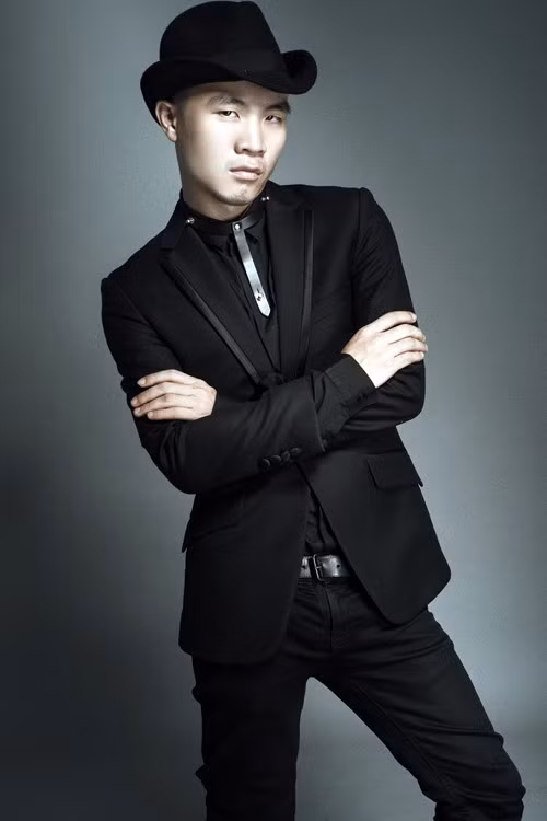Khi được hỏi về việc VietNam Nextop Model “có kịch bản sẵn”, anh cho biết: “Chương trình truyền hình nào cũng cần có kịch bản. Tuy nhiên chúng tôi cũng không để mình trở thành con rối trong mắt công chúng”. (Theo ihay)