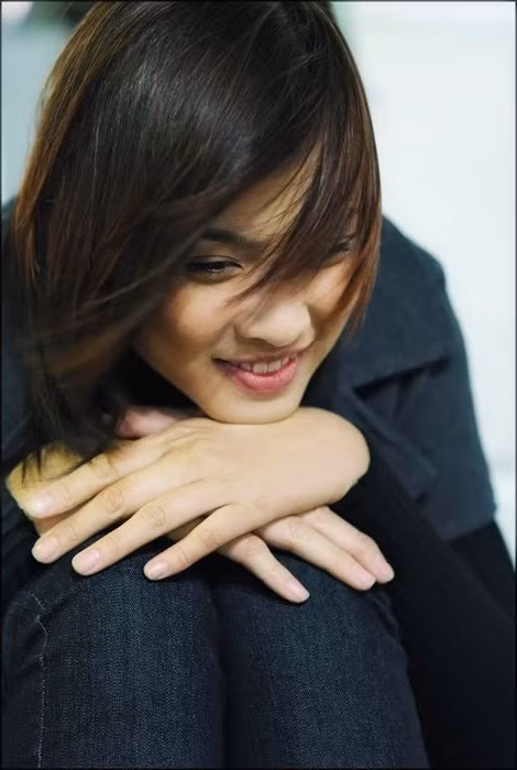 Vương Thu Phương trải lòng về những chuyện đã qua: “Tôi nghĩ, điều gì đến thì sẽ đến và đi thì sẽ đi, có muốn cũng không giữ lại được. Từ nhỏ, 3 chị em đã được bố mẹ chỉ bảo về thái độ trân trọng những gì mình đã làm được. Có thể sau đó, mọi người cho rằng mình sai lầm, hoặc vấp ngã, nhưng tôi nghĩ vấp ngã dạy cho mình bài học để lớn khôn.”