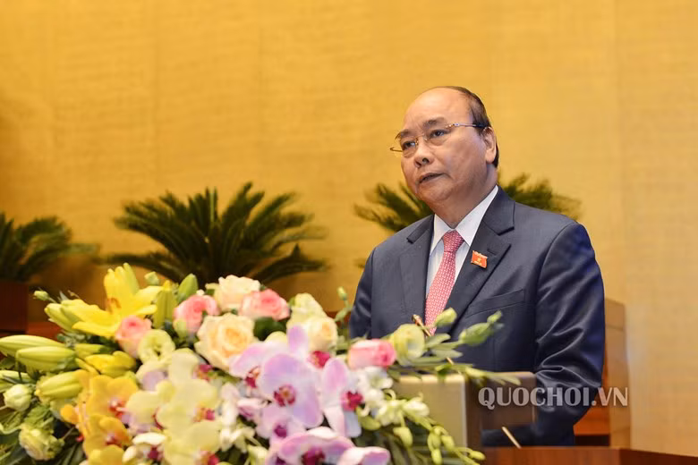 Thủ tướng Nguyễn Xuân Phúc đã thay mặt Chính phủ trình bày báo cáo về tình hình kinh tế - xã hội năm 2019 và Kế hoạch năm 2020. Ảnh: Quochoi.vn