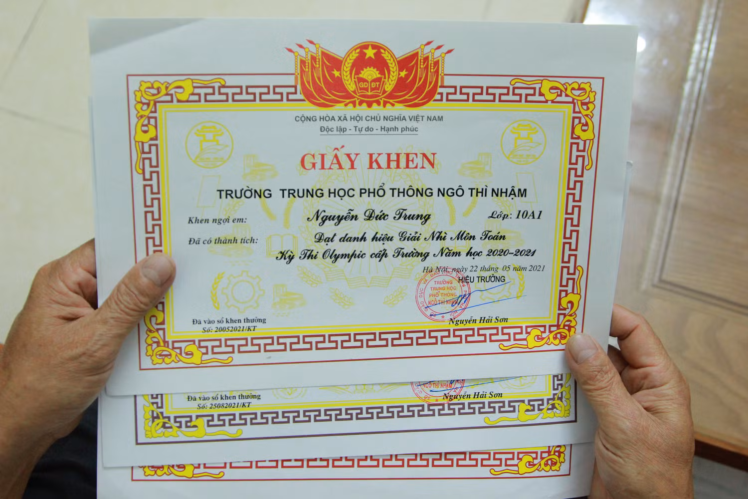 Trong năm học lớp 10, Trung đạt giải Nhì môn Toán Kỳ thi Olympic cấp trường và là học sinh giỏi. (Ảnh: Mạnh Đoàn)