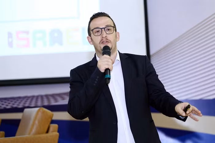 Ông Doron Lebovich - Phó Đại sứ Israel tại Việt Nam chia sẻ với Phụ huynh Vinschool về kinh nghiệm của người Do Thái trong việc dạy con về tư duy tài chính từ nhỏ.