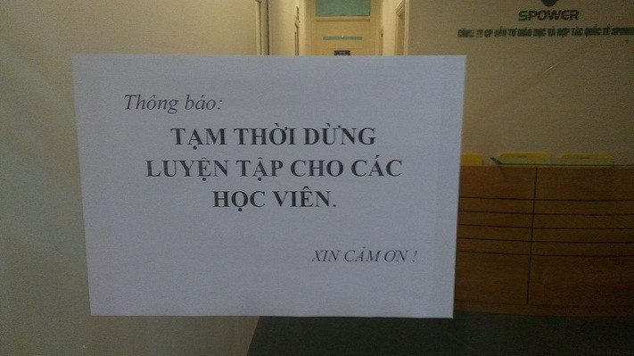 Trụ sở MBM ở Hà Nội đã thông báo dừng luyện tập học viên. ảnh chụp lúc 17h ngày 6/12: Trinh Phúc. Trụ sở MBM ở Hà Nội đã thông báo dừng luyện tập học viên. ảnh chụp lúc 17h ngày 6/12: Trinh Phúc.