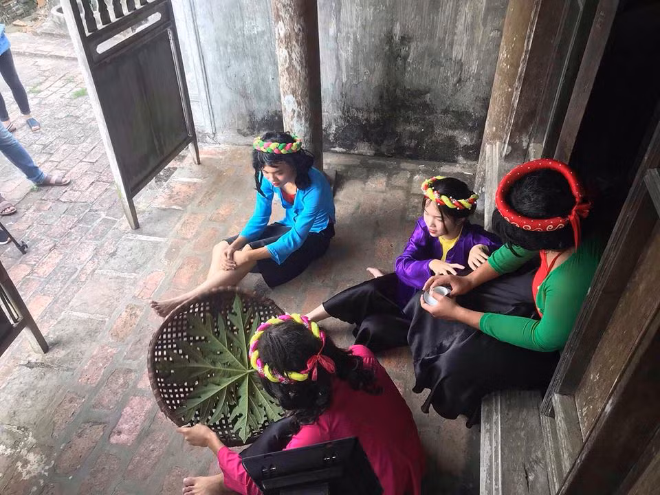 "Hóa thân" vào các nhân vật trong tác phẩm. Ảnh: Nhà trường cung cấp. "Hóa thân" vào các nhân vật trong tác phẩm. Ảnh: Nhà trường cung cấp.