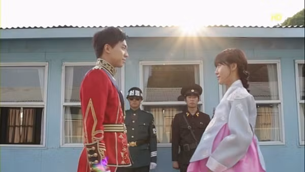 Ha Ji Won với trang phục cưới truyền thống trong bộ Hanbok cổ truyền của xứ Kim Chi.
