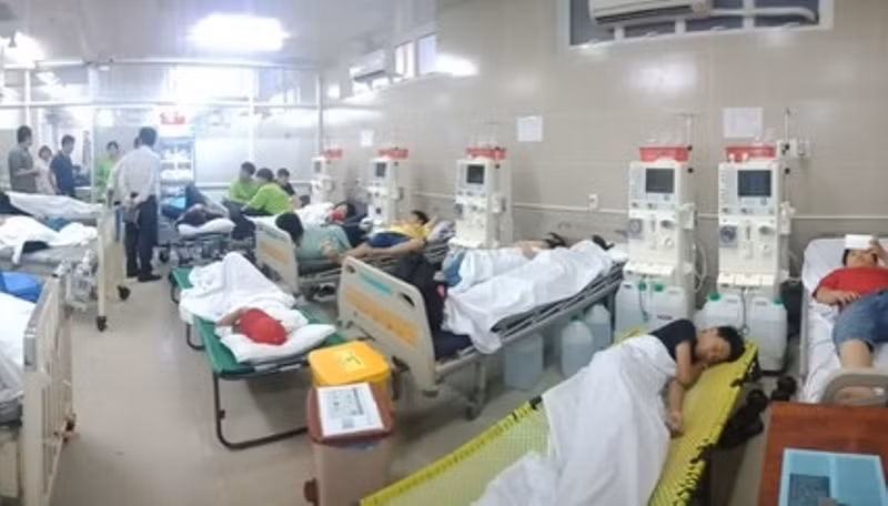 Học sinh đang được cấp cứu tại Bệnh viện Nhi Đồng 1. (Ảnh: Bệnh viện Nhi Đồng 1) Học sinh đang được cấp cứu tại Bệnh viện Nhi Đồng 1. (Ảnh: Bệnh viện Nhi Đồng 1)