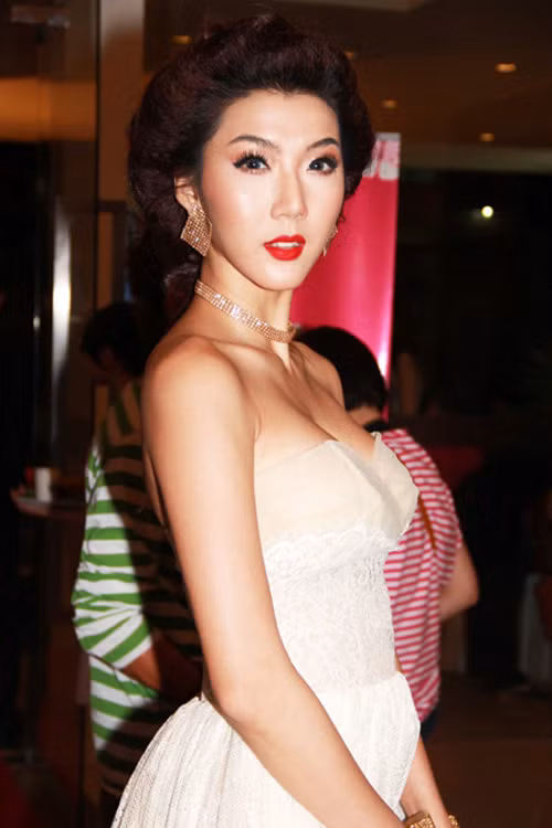 Những hình ảnh này khiến mọi người lo lắng'cho cơn 'nghiện' thẩm mỹ của Ngọc Quyên