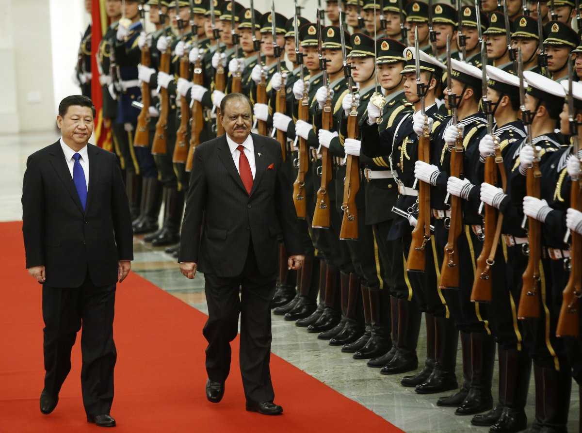 Chủ tịch Trung Quốc Tập Cận Bình tiếp Tổng thống Pakistan Mamnoon Hunssain. Ảnh: The Economist. Chủ tịch Trung Quốc Tập Cận Bình tiếp Tổng thống Pakistan Mamnoon Hunssain. Ảnh: The Economist.
