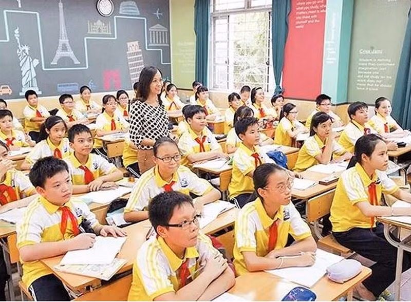 Mẹ ơi, ở lớp, trưa con chỉ được nằm nghiêng và không dám thở... ảnh 2