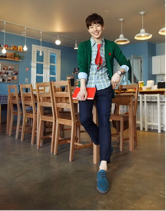 Hãy tận dụng màu sắc - đó là lời khuyên "hắn" dành tặng cho tất cả các teen boy đang muốn thay đổi phong cách thời trang. (Ảnh: Xz) Xem thêm: Cách mix đồ khiến teen mê tít